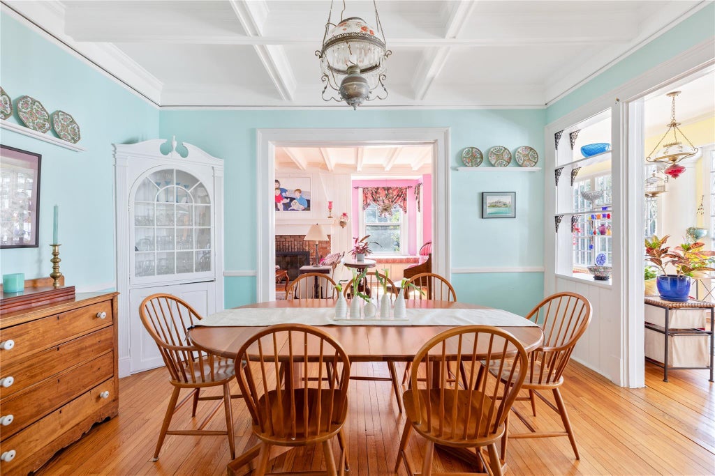 13 of 36 - 147 Windsor Avenue, Brightwaters, NY