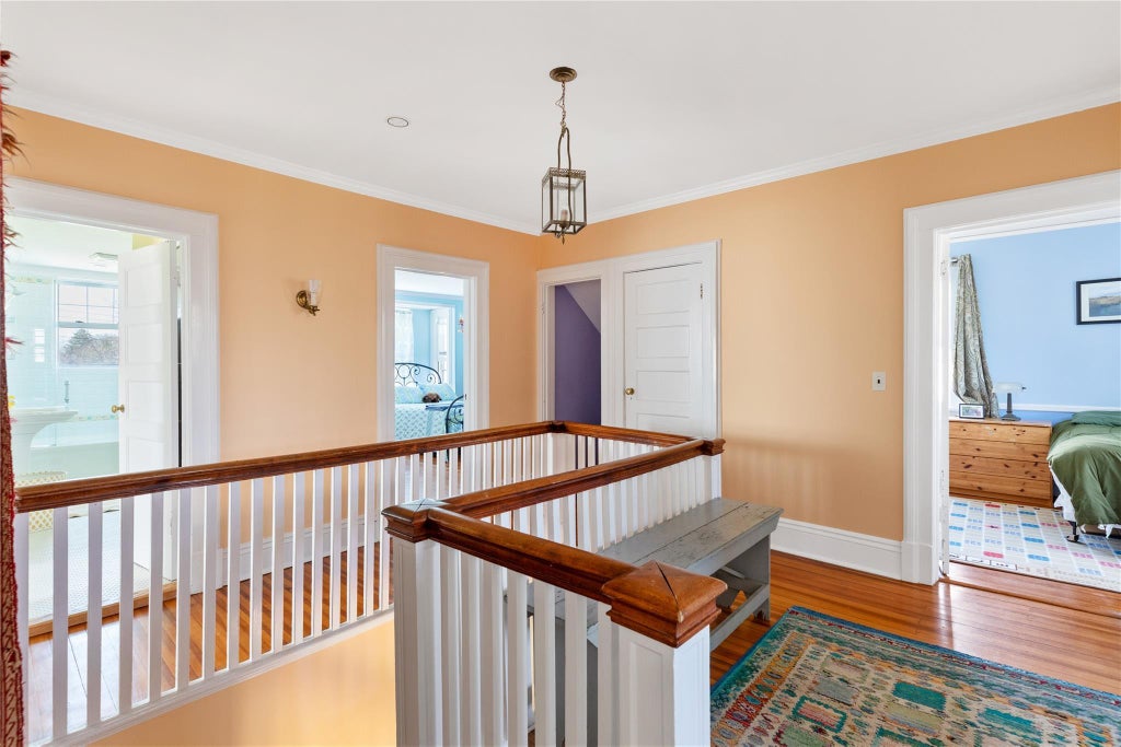 21 of 36 - 147 Windsor Avenue, Brightwaters, NY