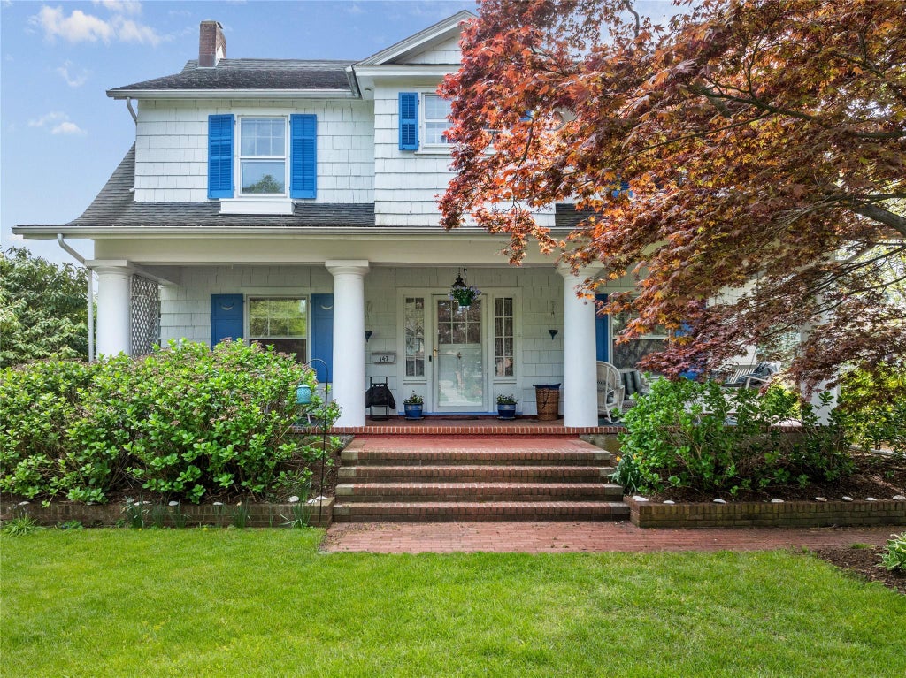 2 of 36 - 147 Windsor Avenue, Brightwaters, NY
