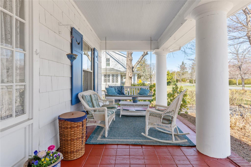 4 of 36 - 147 Windsor Avenue, Brightwaters, NY