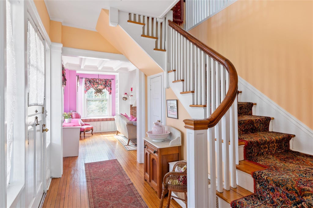6 of 36 - 147 Windsor Avenue, Brightwaters, NY