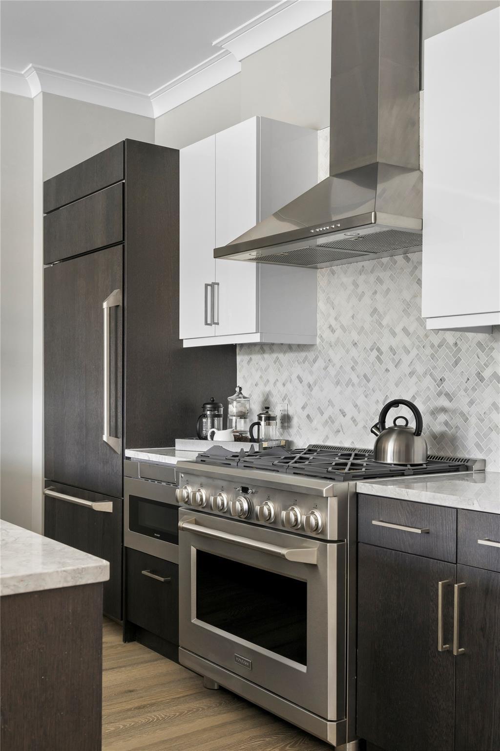 4 of 24 - 100 Garvies Point Road 1211, Glen Cove, NY