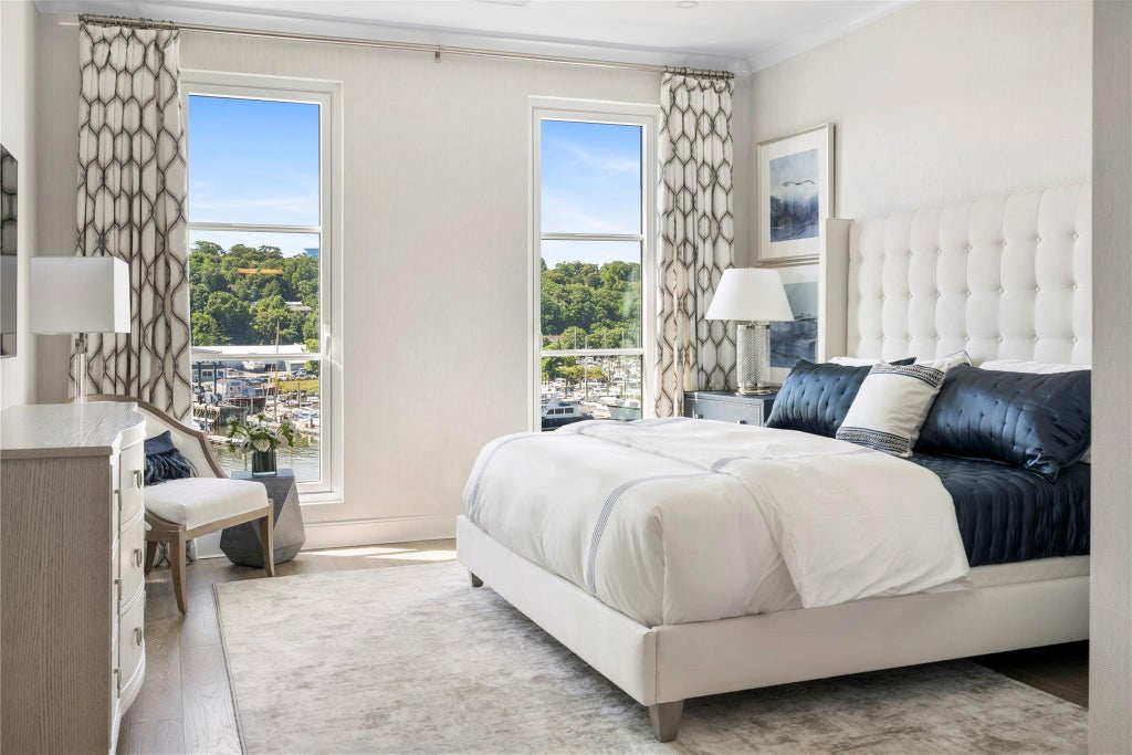 6 of 24 - 100 Garvies Point Road 1211, Glen Cove, NY