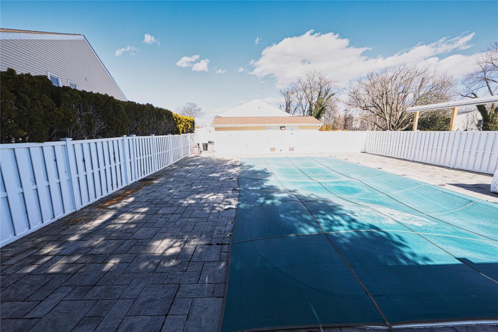 14 of 15 - 2355 Pershing Boulevard # 712, Baldwin, NY