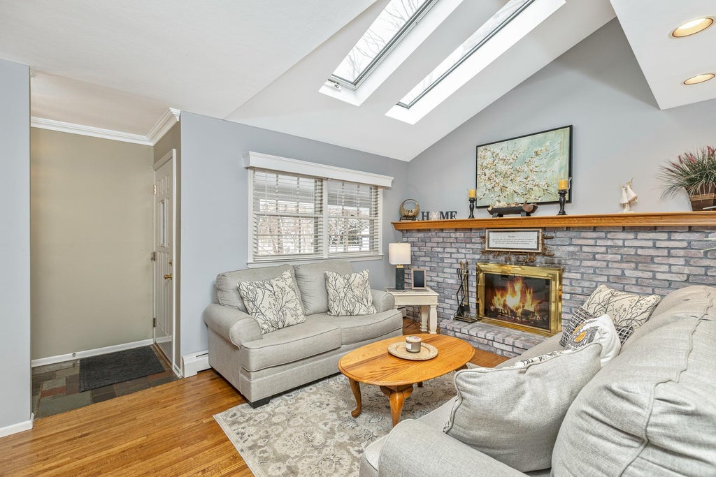 9 of 27 - 98 Hillside Avenue, Saint James, NY