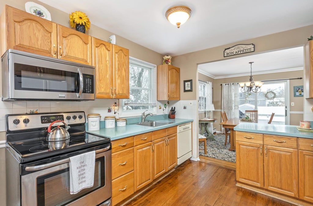 12 of 27 - 98 Hillside Avenue, Saint James, NY