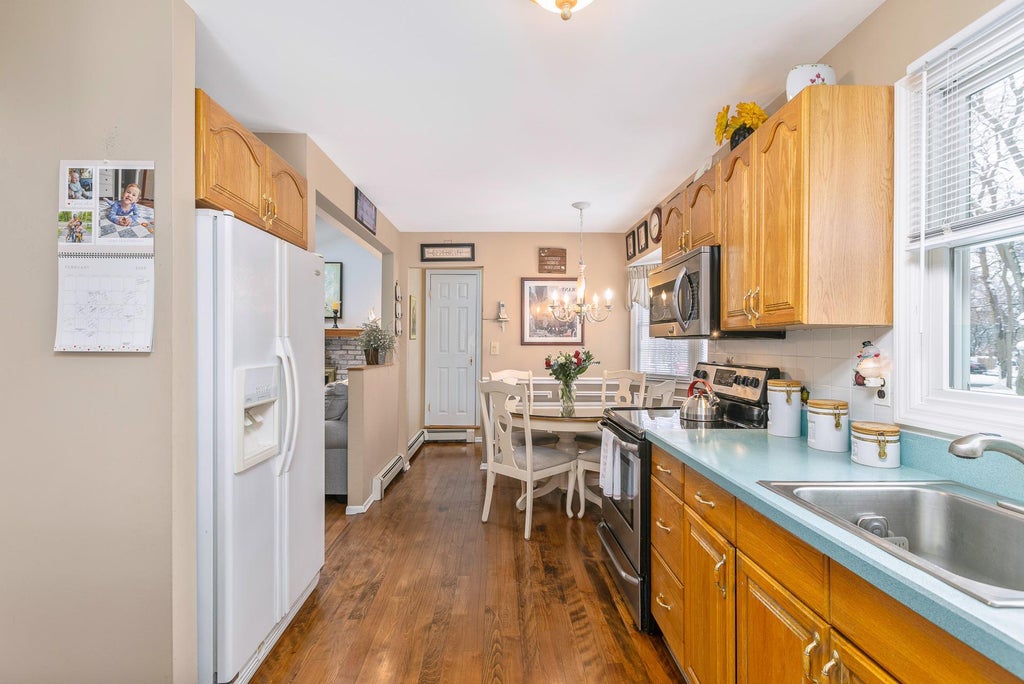 14 of 27 - 98 Hillside Avenue, Saint James, NY