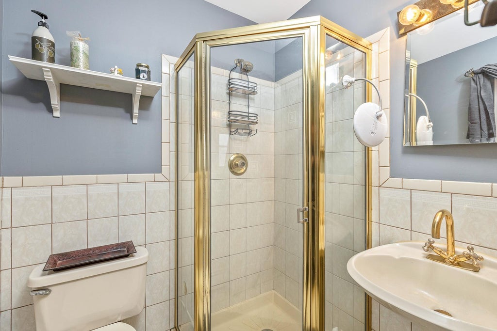 18 of 27 - 98 Hillside Avenue, Saint James, NY