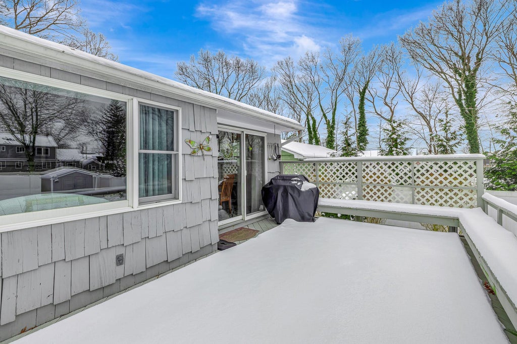 24 of 27 - 98 Hillside Avenue, Saint James, NY