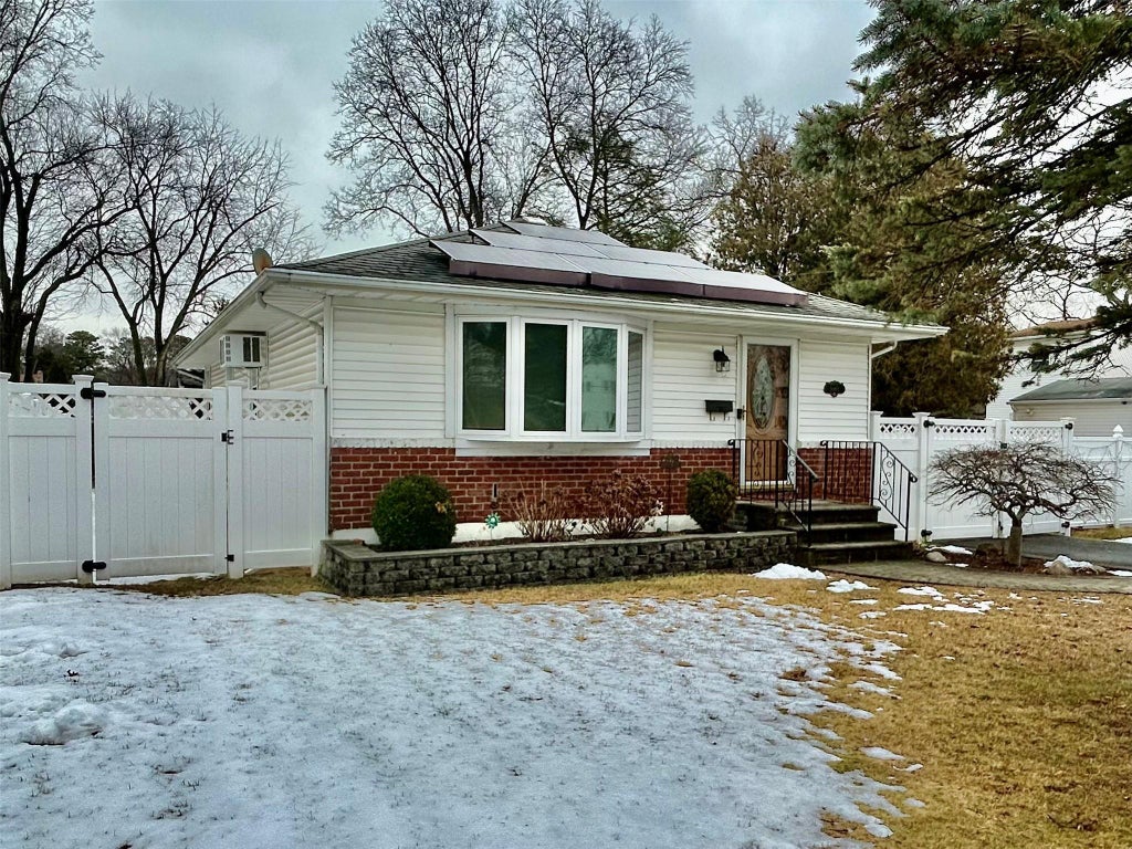1 of 21 - 1063 Gridley St., Bay Shore, NY