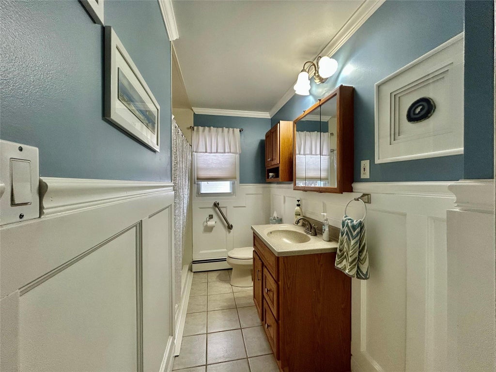 12 of 21 - 1063 Gridley St., Bay Shore, NY
