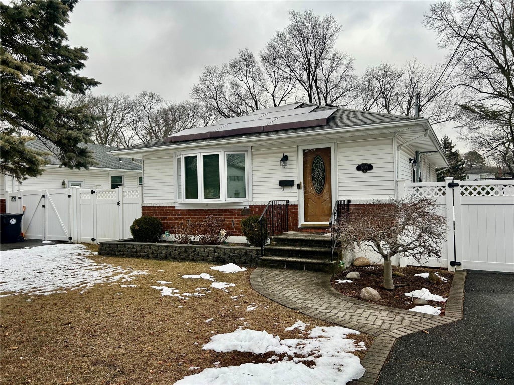 1 of 21 - 1063 Gridley St., Bay Shore, NY