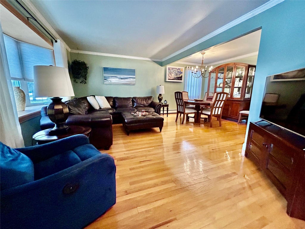 5 of 21 - 1063 Gridley St., Bay Shore, NY