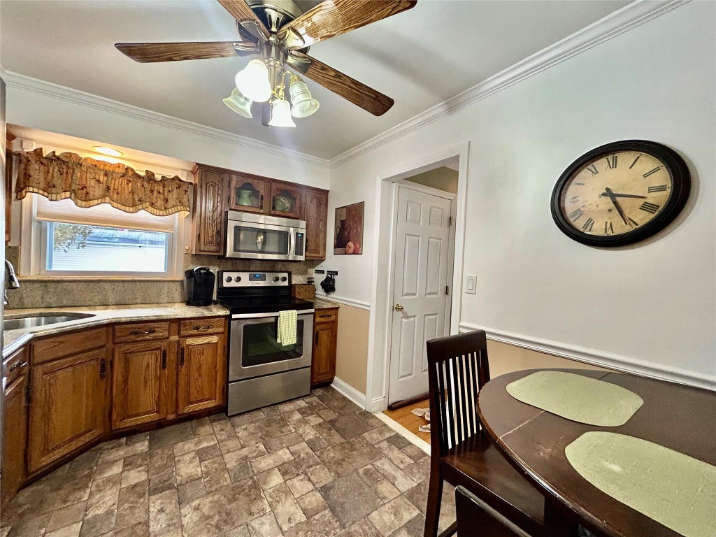 7 of 21 - 1063 Gridley St., Bay Shore, NY