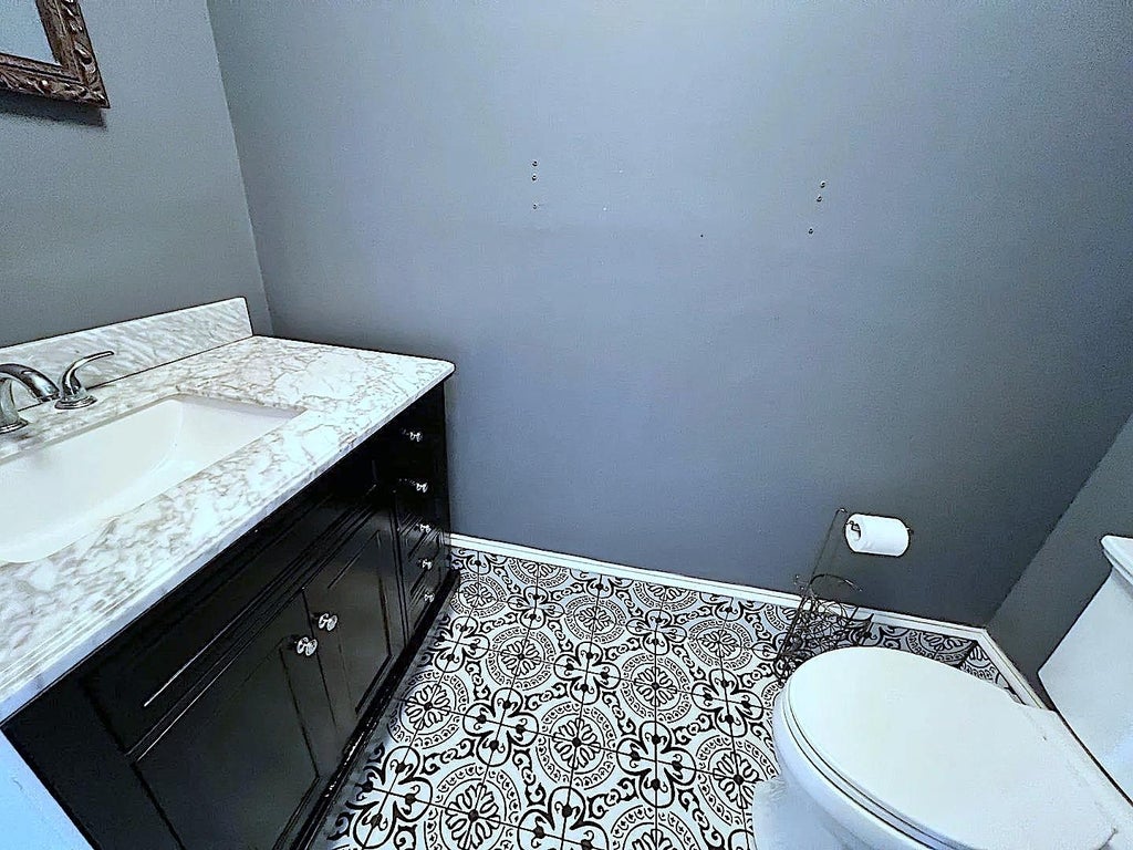 1 of 18 - 280 Franklin Avenue # 17, Franklin Square, NY