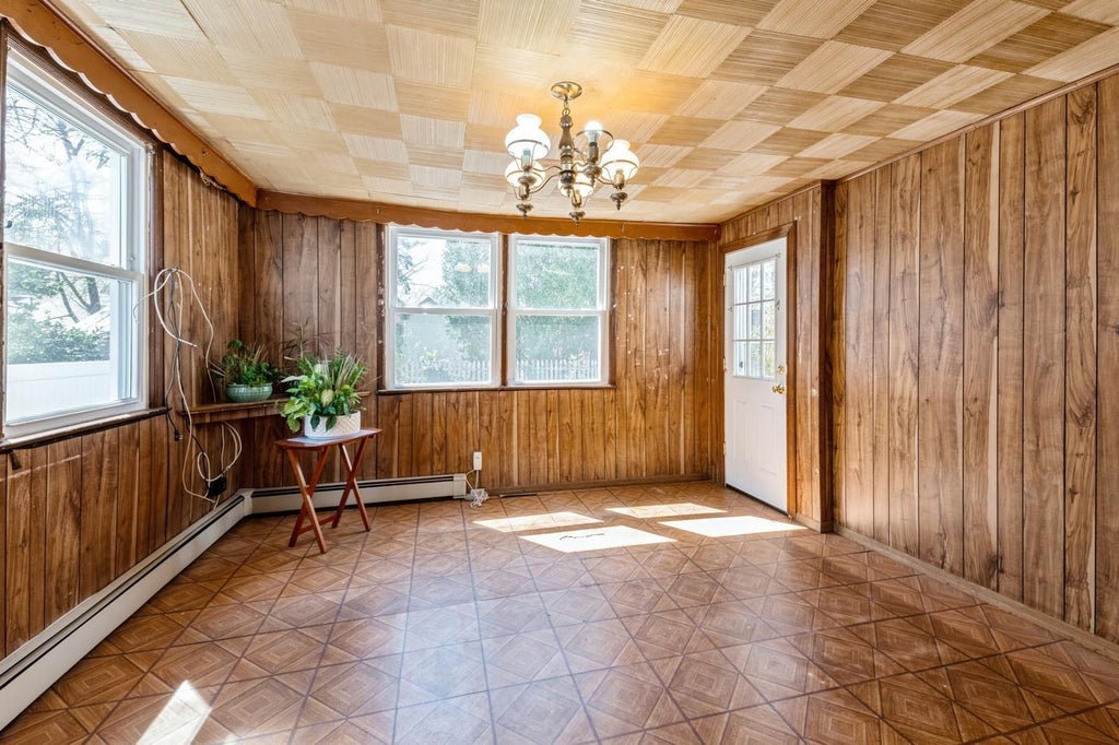 15 of 43 - 379 Rolling St., Malverne, NY