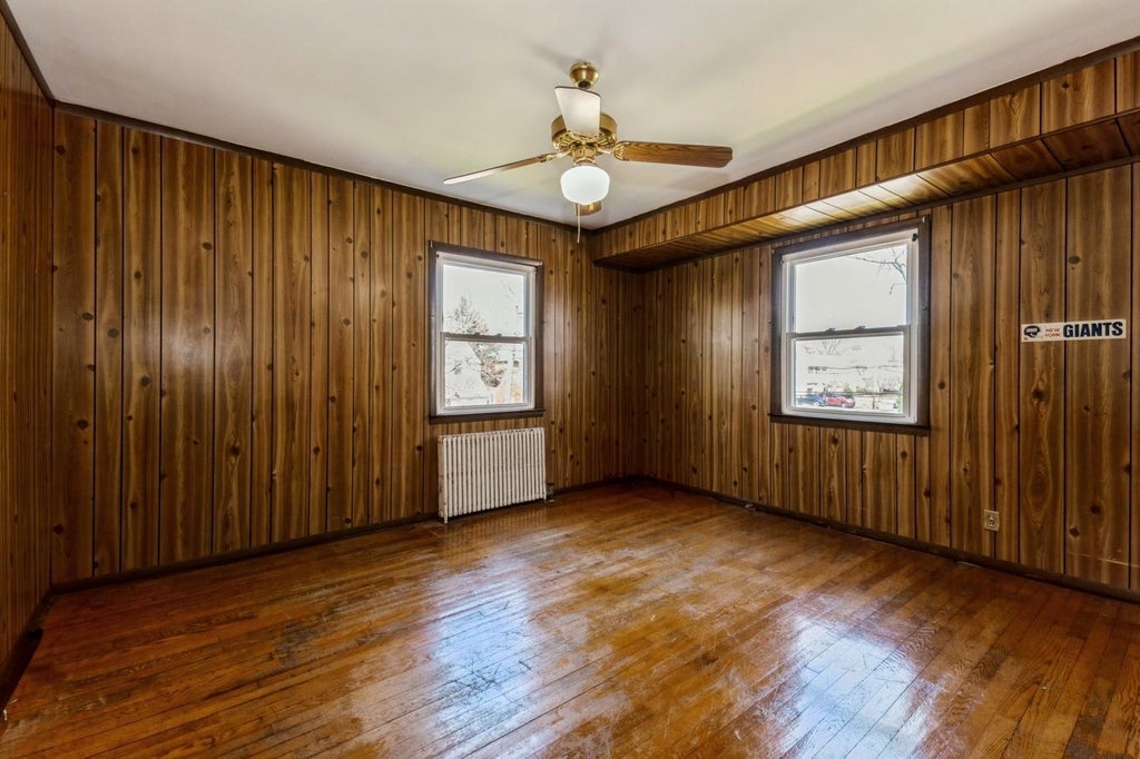30 of 43 - 379 Rolling St., Malverne, NY