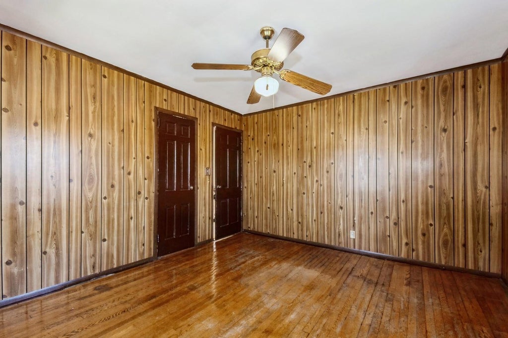 31 of 43 - 379 Rolling St., Malverne, NY