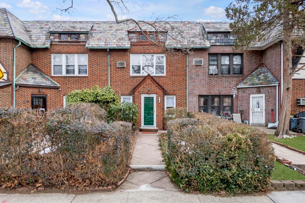 1 of 19 - 95-06 68th Avenue, Forest Hills, NY