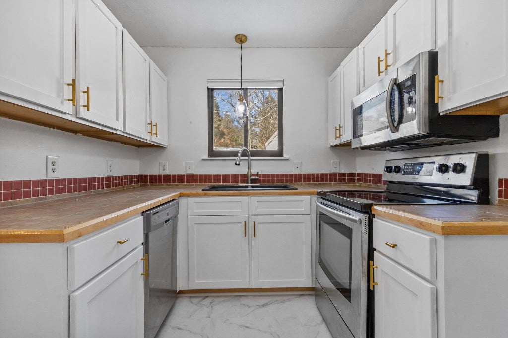 4 of 25 - 232 Heritage Hills # A, Somers, NY