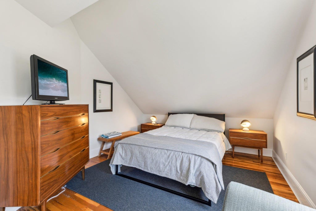 22 of 33 - 17 Oak Meadow Lane, Bellport Village, NY