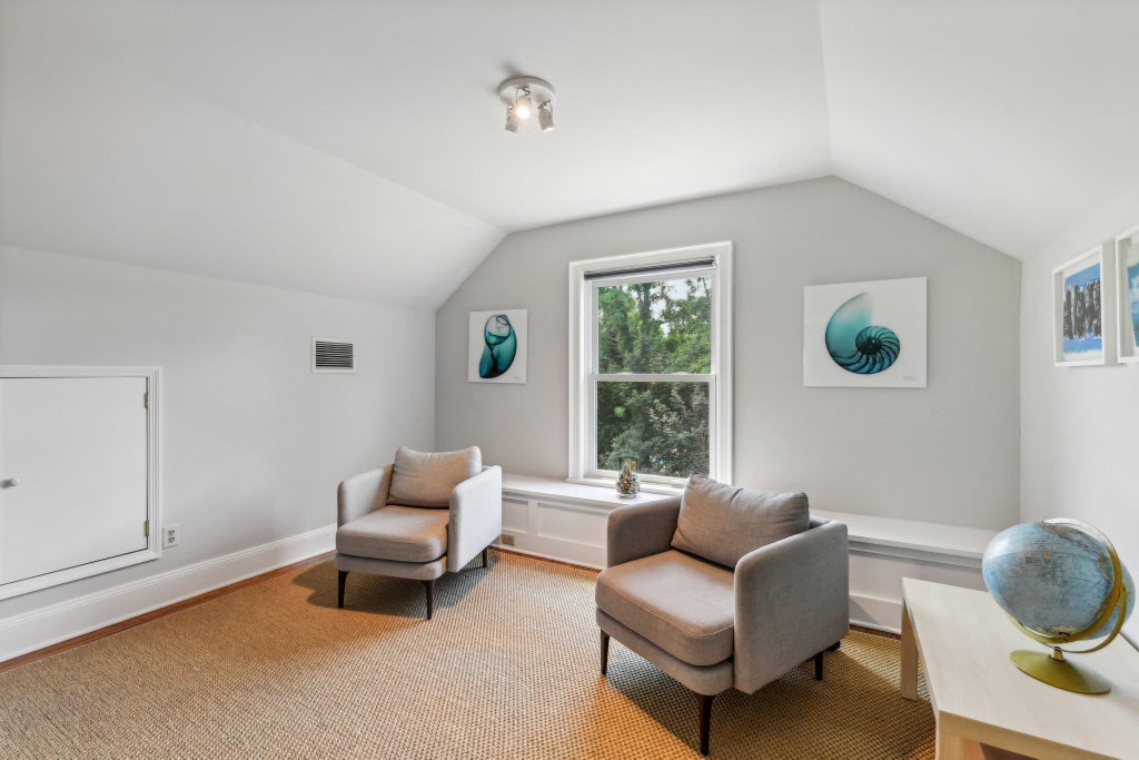 24 of 33 - 17 Oak Meadow Lane, Bellport Village, NY