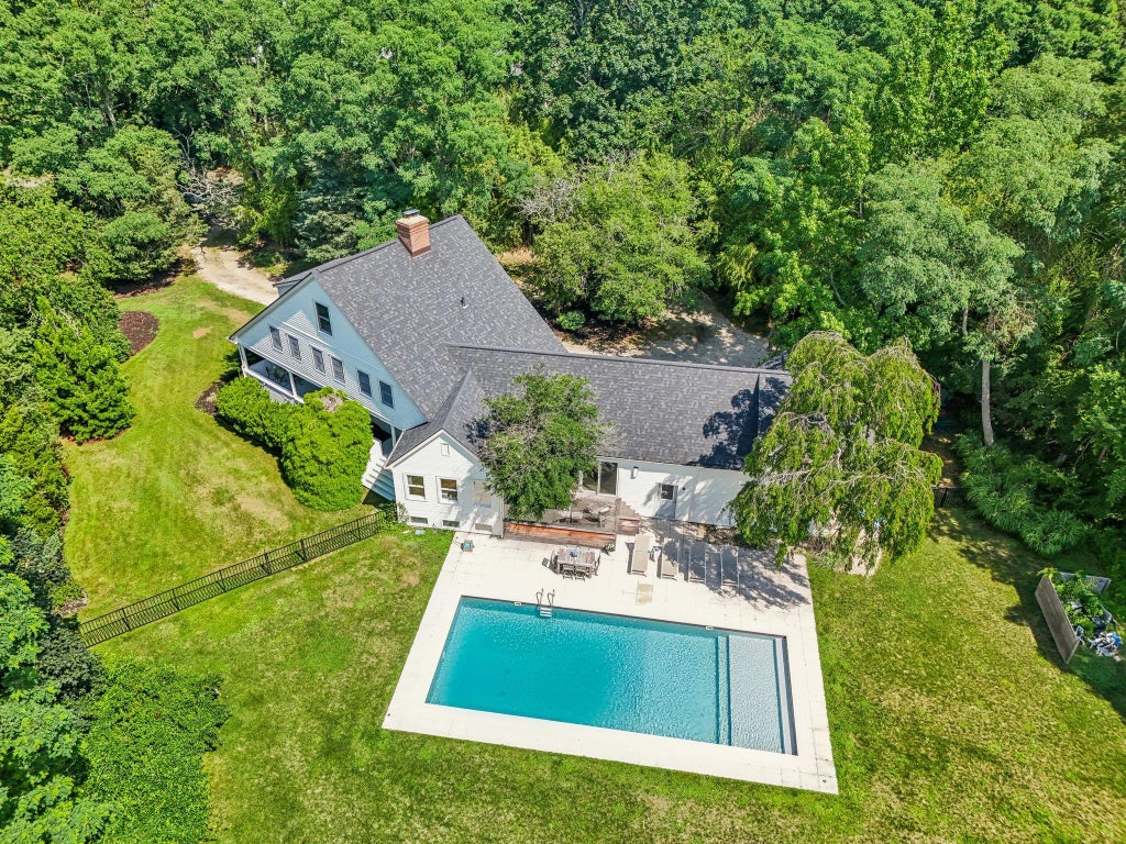28 of 33 - 17 Oak Meadow Lane, Bellport Village, NY