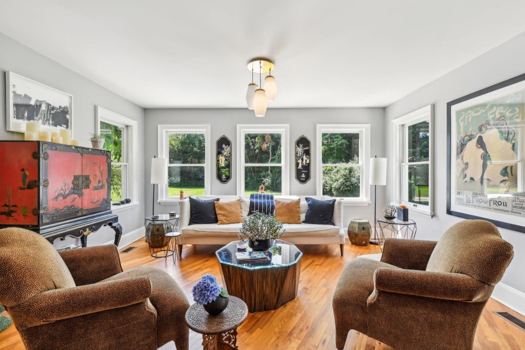 2 of 33 - 17 Oak Meadow Lane, Bellport Village, NY