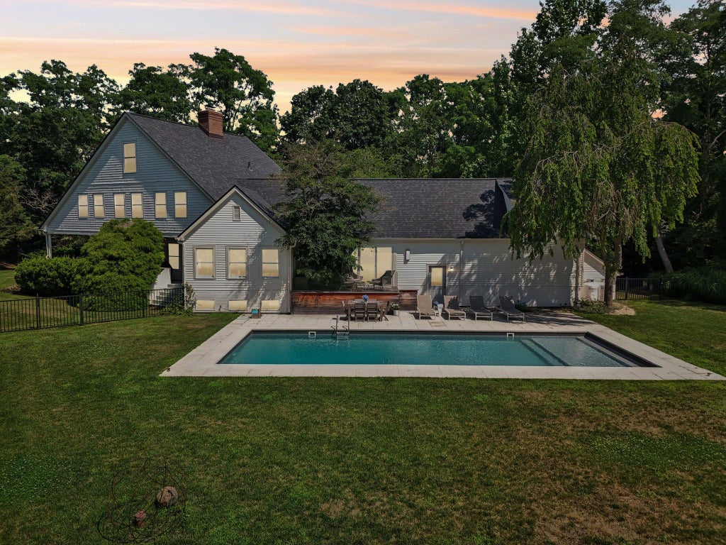 30 of 33 - 17 Oak Meadow Lane, Bellport Village, NY