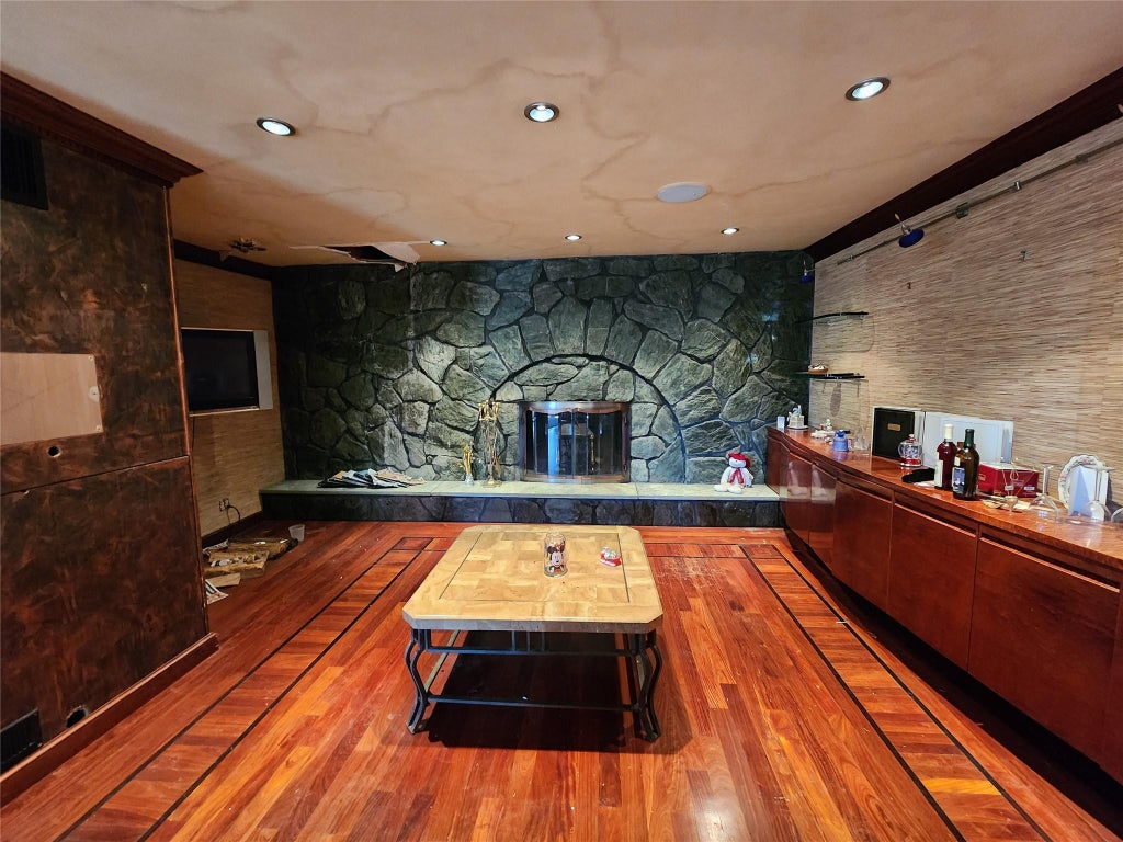 14 of 24 - 1619 Midland Drive, East Meadow, NY