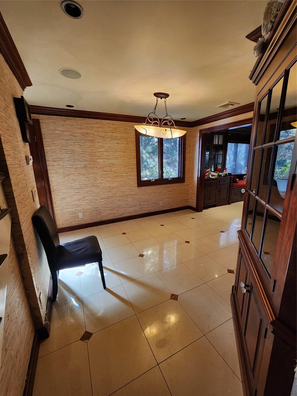 7 of 24 - 1619 Midland Drive, East Meadow, NY