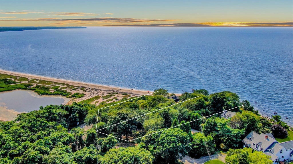 19 of 20 - 3400 & 3500 Sound Drive, Greenport, NY