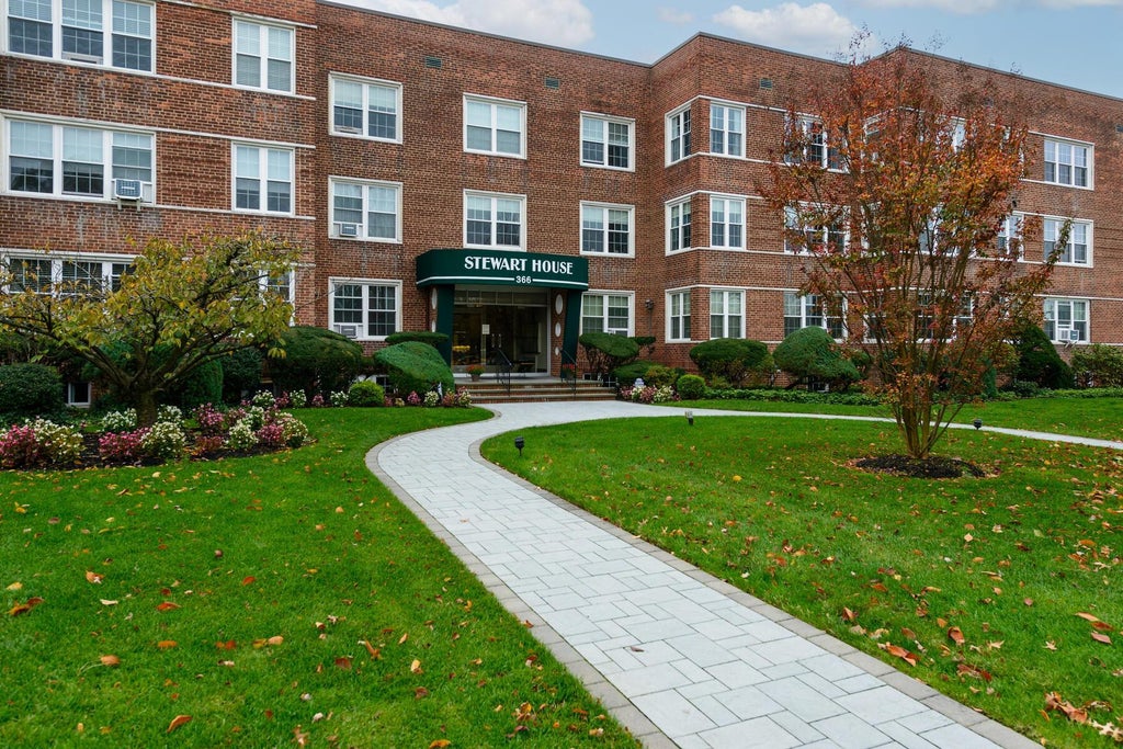 1 of 16 - 366 Stewart Avenue # A8, Garden City, NY