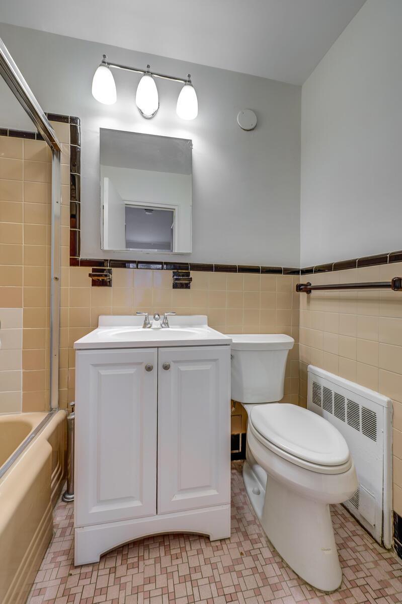 11 of 16 - 366 Stewart Avenue # A8, Garden City, NY