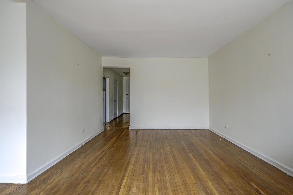 3 of 16 - 366 Stewart Avenue # A8, Garden City, NY