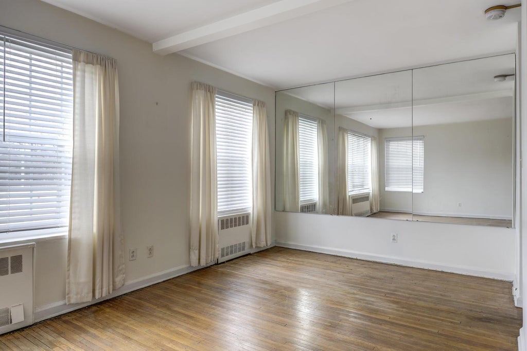 5 of 16 - 366 Stewart Avenue # A8, Garden City, NY