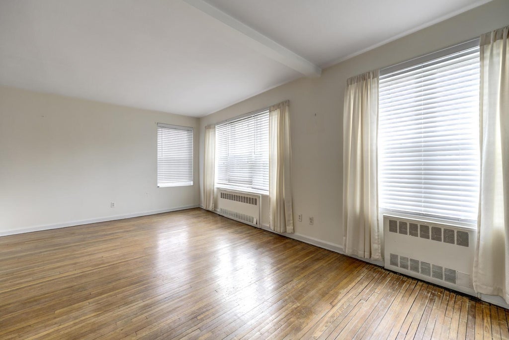 7 of 16 - 366 Stewart Avenue # A8, Garden City, NY
