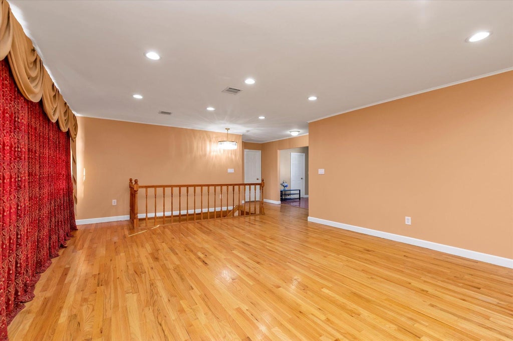 12 of 29 - 69 Lloyd Court, East Meadow, NY