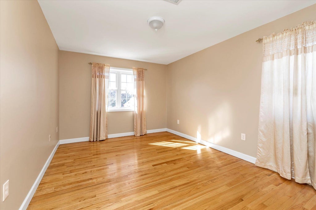 15 of 29 - 69 Lloyd Court, East Meadow, NY