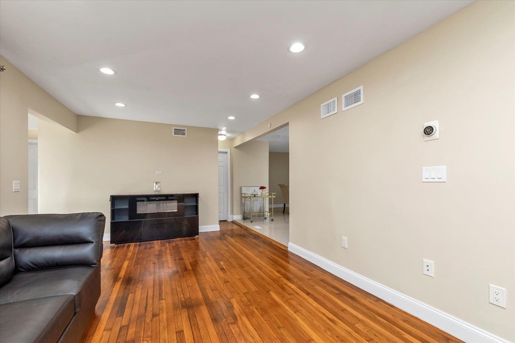 3 of 29 - 69 Lloyd Court, East Meadow, NY