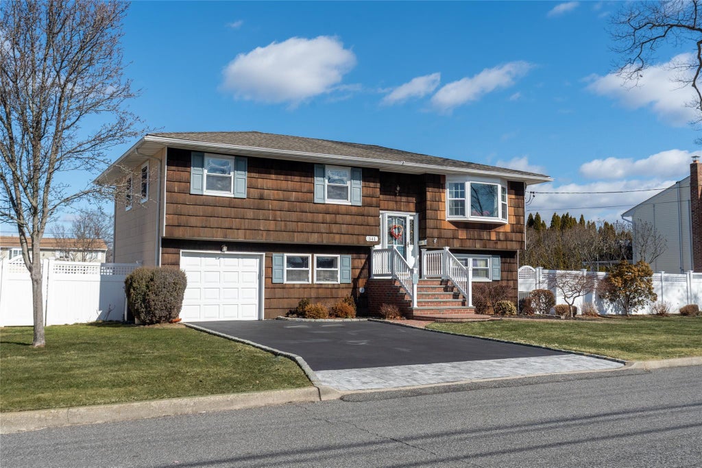 1 of 21 - Undisclosed, West Islip, NY