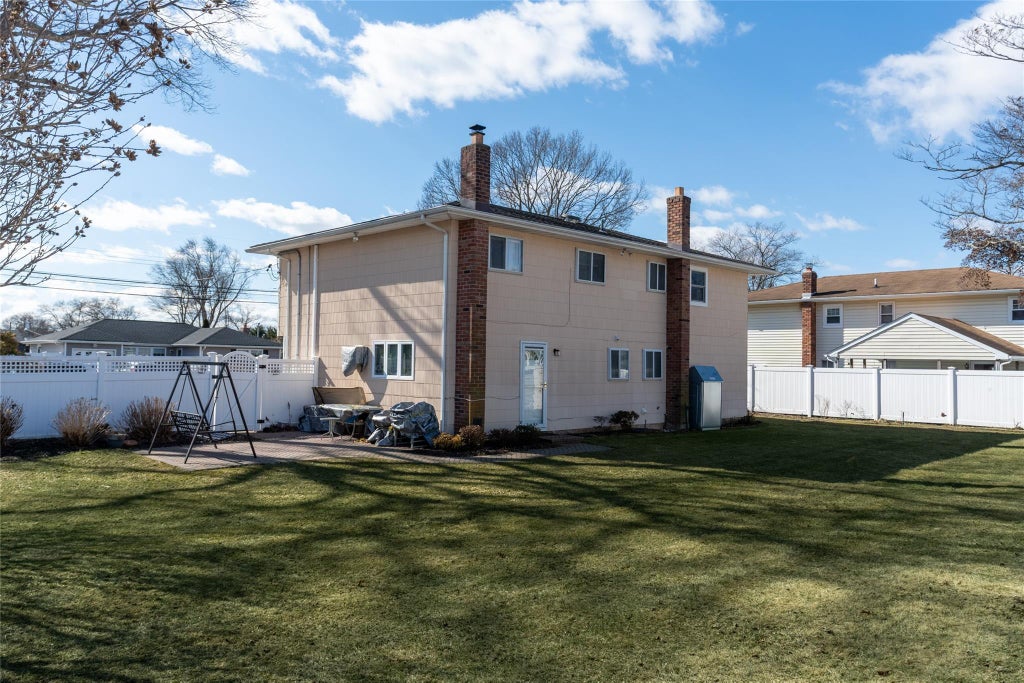19 of 21 - Undisclosed, West Islip, NY