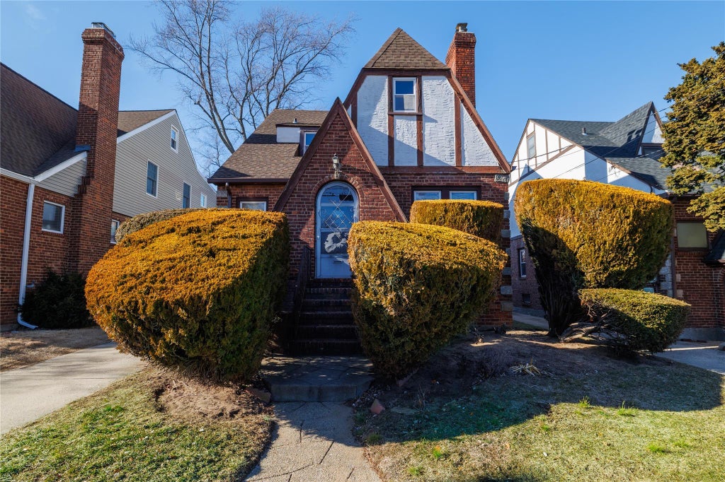 1 of 32 - Undisclosed, Lynbrook, NY