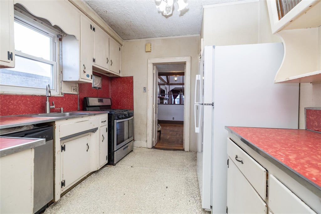 10 of 32 - Undisclosed, Lynbrook, NY
