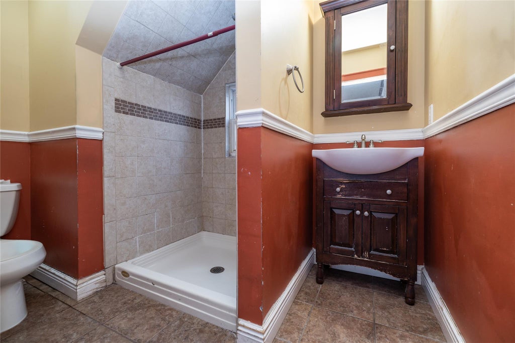 15 of 32 - Undisclosed, Lynbrook, NY