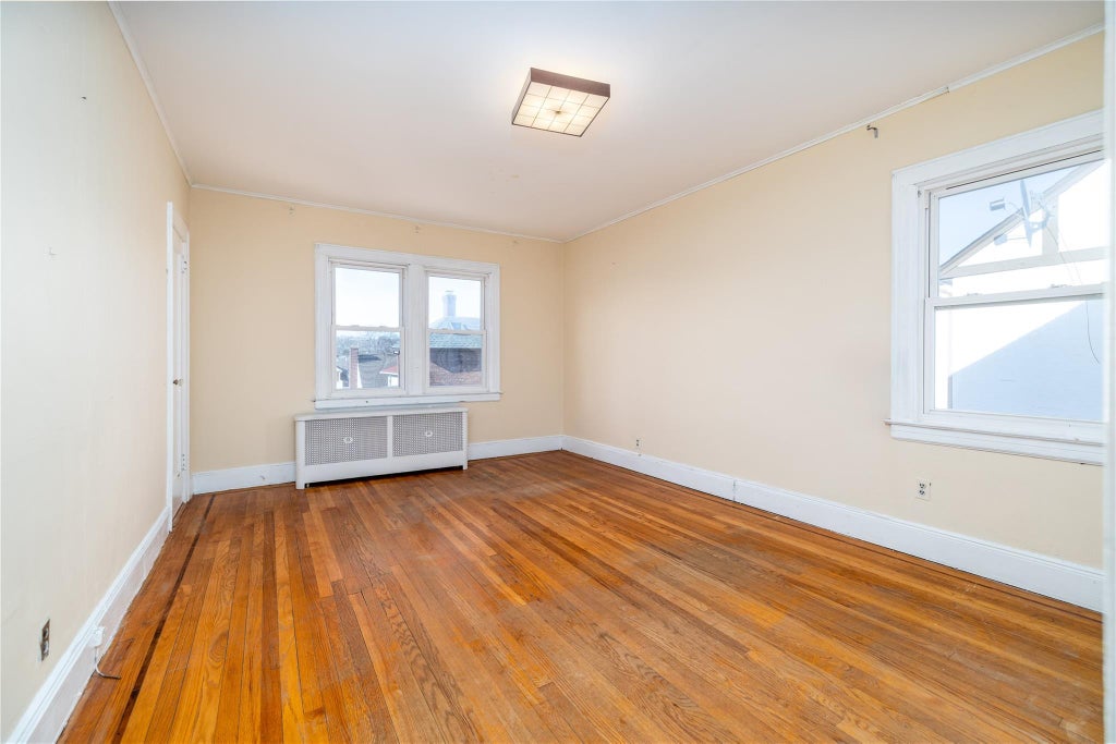 16 of 32 - Undisclosed, Lynbrook, NY
