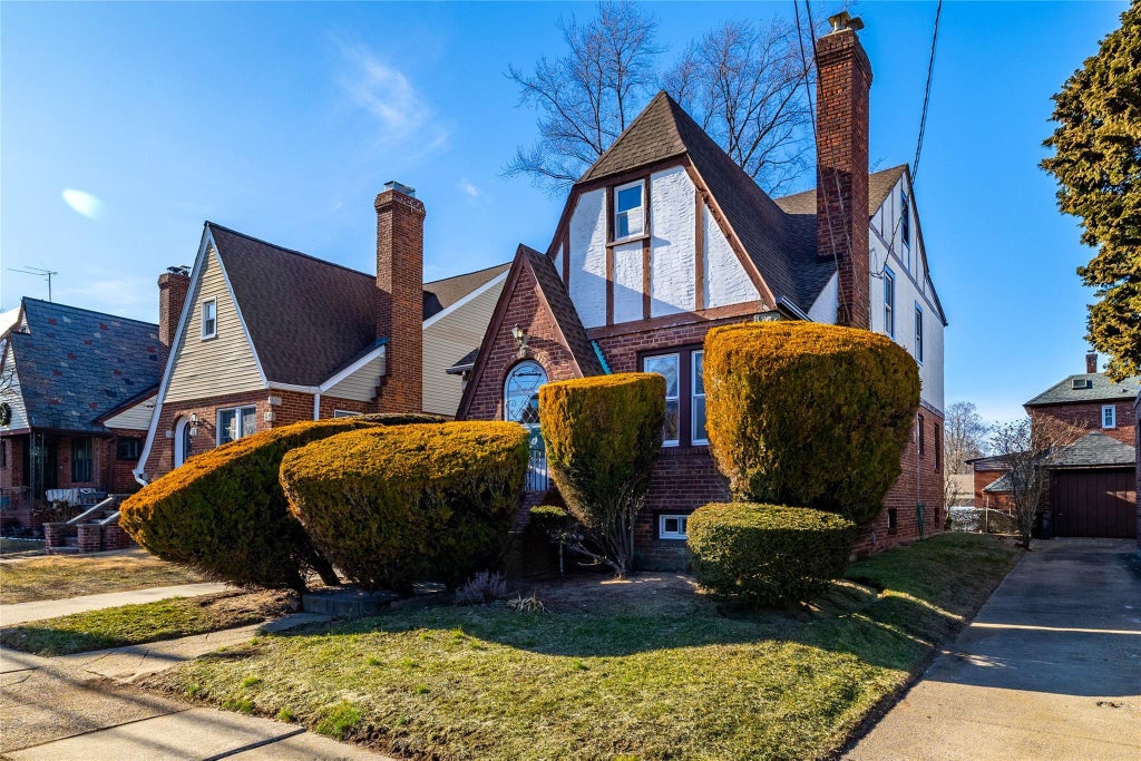 1 of 32 - Undisclosed, Lynbrook, NY