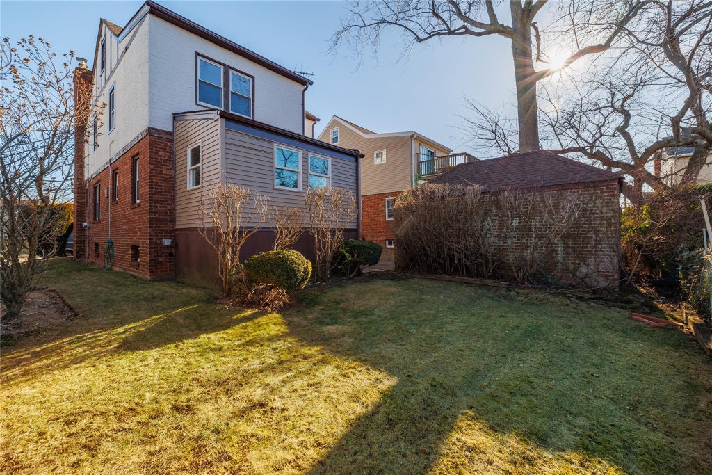 27 of 32 - Undisclosed, Lynbrook, NY