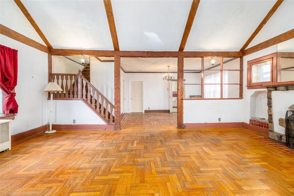 3 of 32 - Undisclosed, Lynbrook, NY