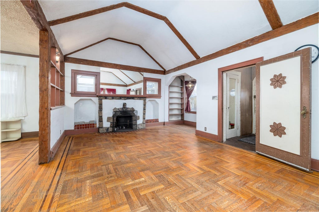 6 of 32 - Undisclosed, Lynbrook, NY